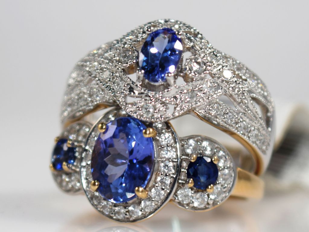 Tanzanite engagement ring are more Beautiful