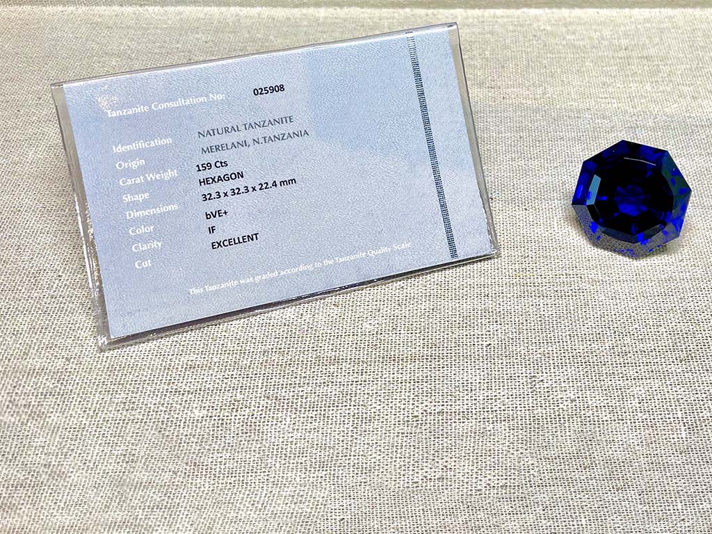 A Certificated Hexagon shape Gemstone of Tanzanite