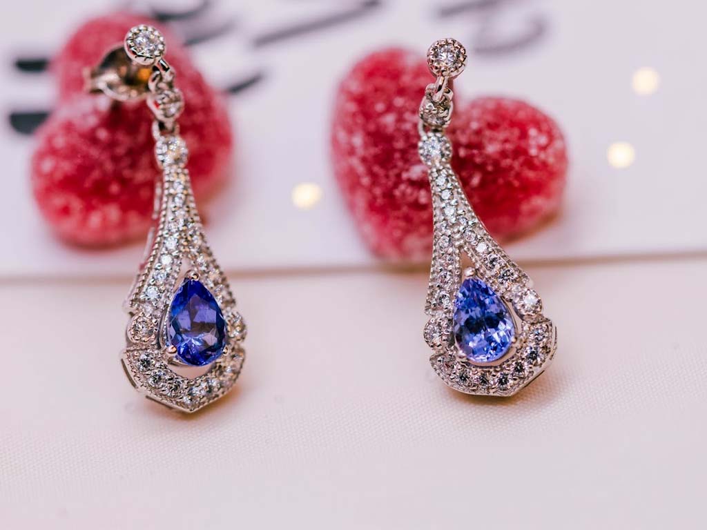 Elegant Tanzanite earrings, crafted to showcase the unique beauty of Tanzanite, one of Tanzania's most cherished gemstones.