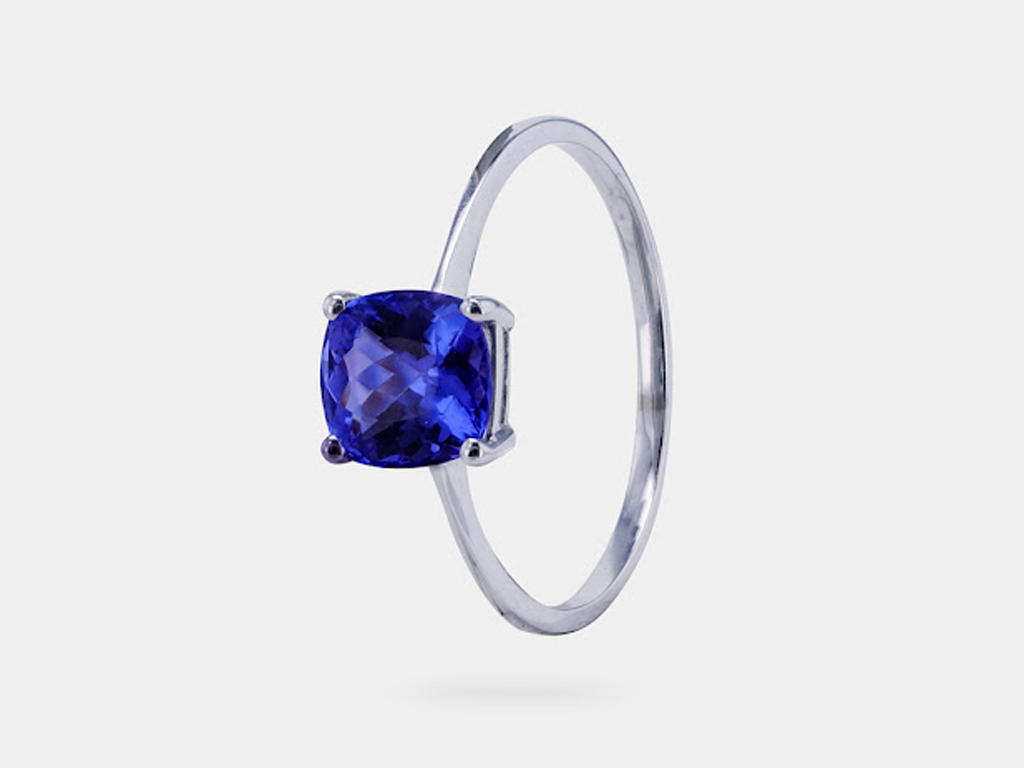 The Tanzanite Ring Made Of Cushion Heart and Hexagon Gemstones